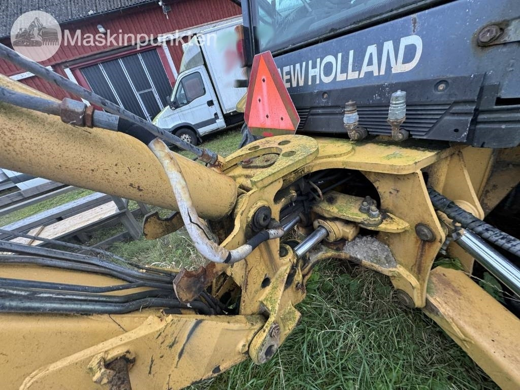 Tractopelle New Holland LB 115: photos 35 Tractopelle New Holland LB 115: photos 35