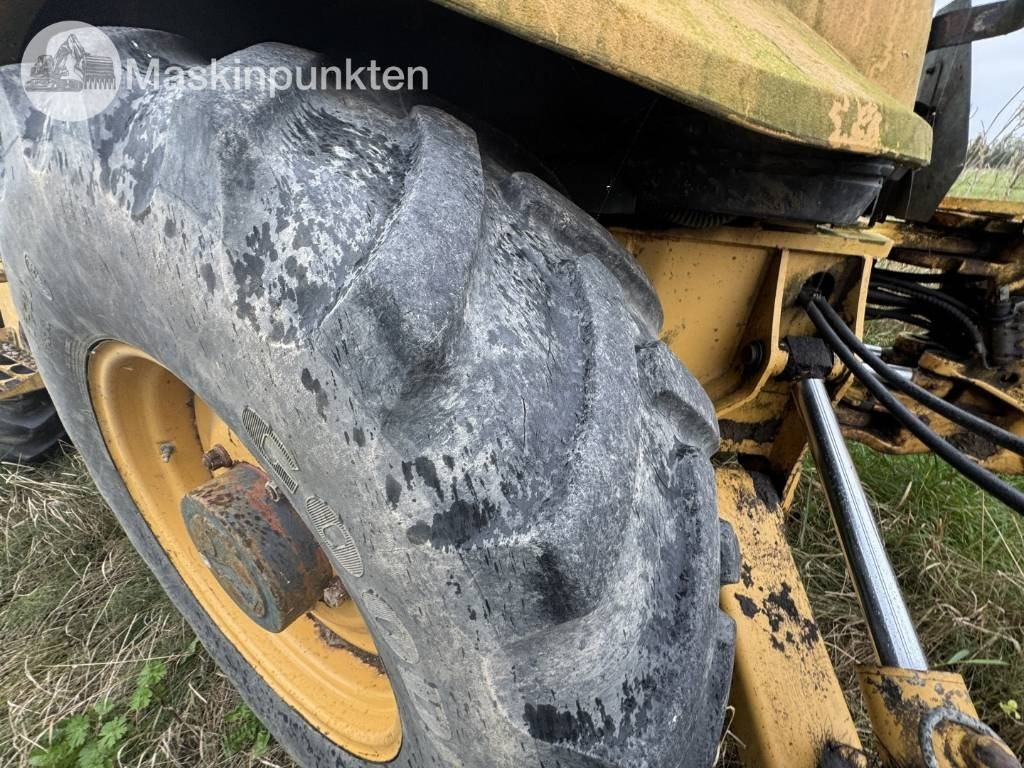 Tractopelle New Holland LB 115: photos 10 Tractopelle New Holland LB 115: photos 10