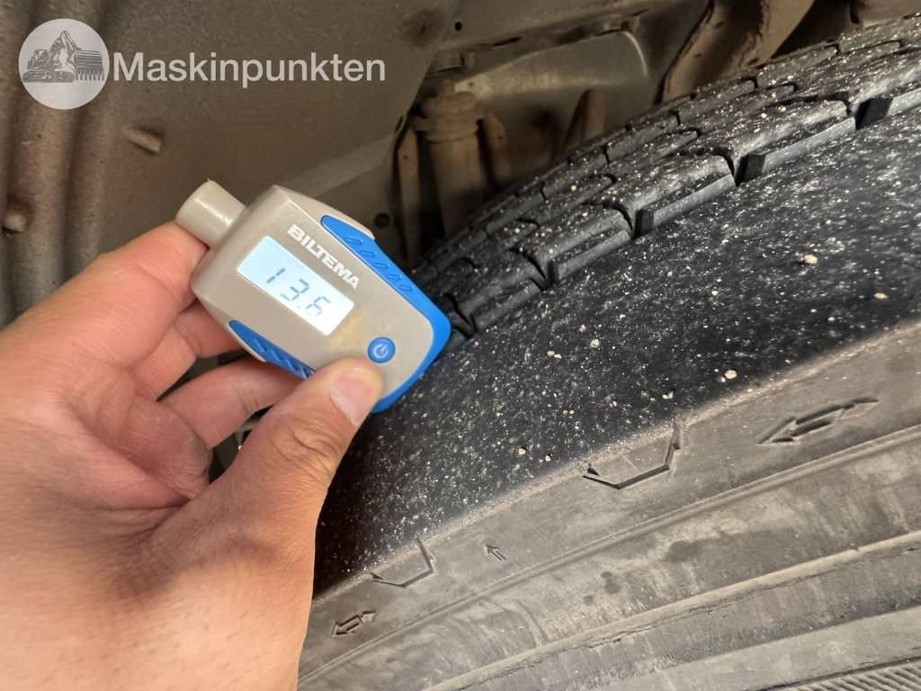 Scania P 320 - Camion fourgon: photos 5 Scania P 320 - Camion fourgon: photos 5