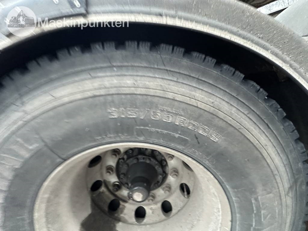 Scania R 580 timmerbil med kran  — crédit-bail Scania R 580 timmerbil med kran: photos 12