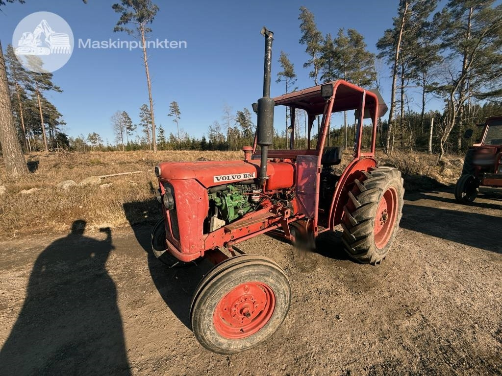 Tracteur agricole Volvo BM 320: photos 1