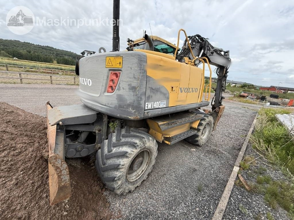 Volvo EW 140 C - Pelle sur pneus: photos 5 Volvo EW 140 C - Pelle sur pneus: photos 5