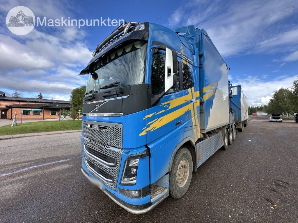 Volvo FH 16 750 - Camion plateau, Camion grue: photos 2 Volvo FH 16 750 - Camion plateau, Camion grue: photos 2