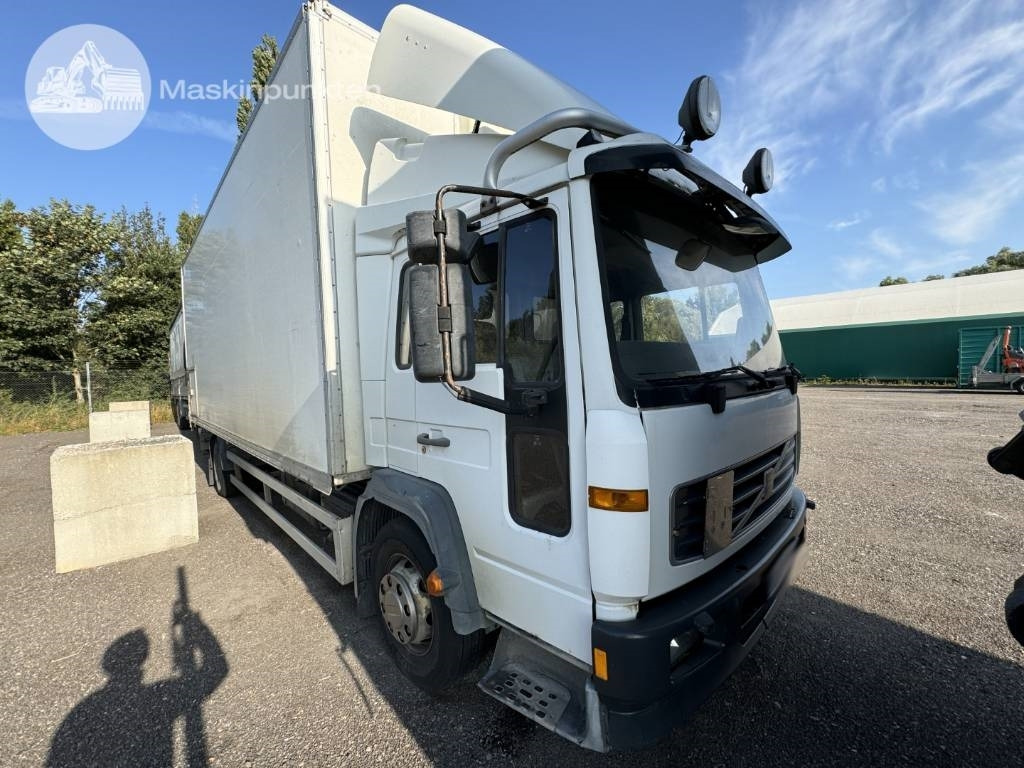 Volvo FL6 220 - Camion fourgon: photos 1 Volvo FL6 220 - Camion fourgon: photos 1