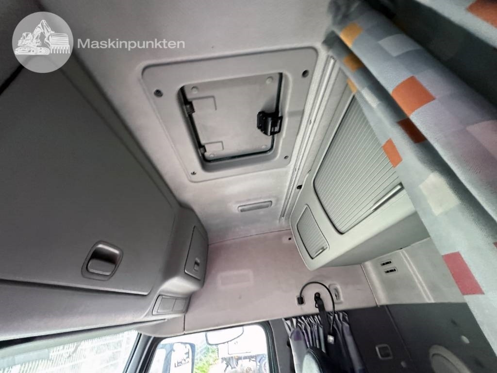 Camion fourgon Volvo FM 9 300: photos 20 Camion fourgon Volvo FM 9 300: photos 20