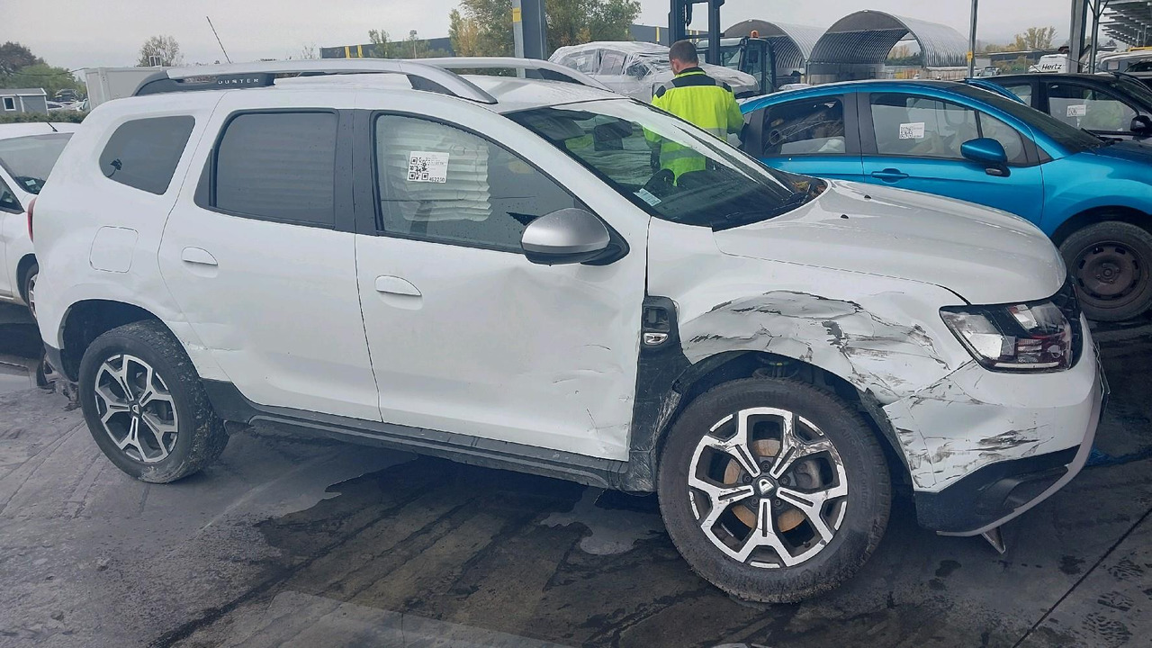 DACIA DUSTER II 1.5 BLUEDCI 115 - Voiture: photos 3 DACIA DUSTER II 1.5 BLUEDCI 115 - Voiture: photos 3