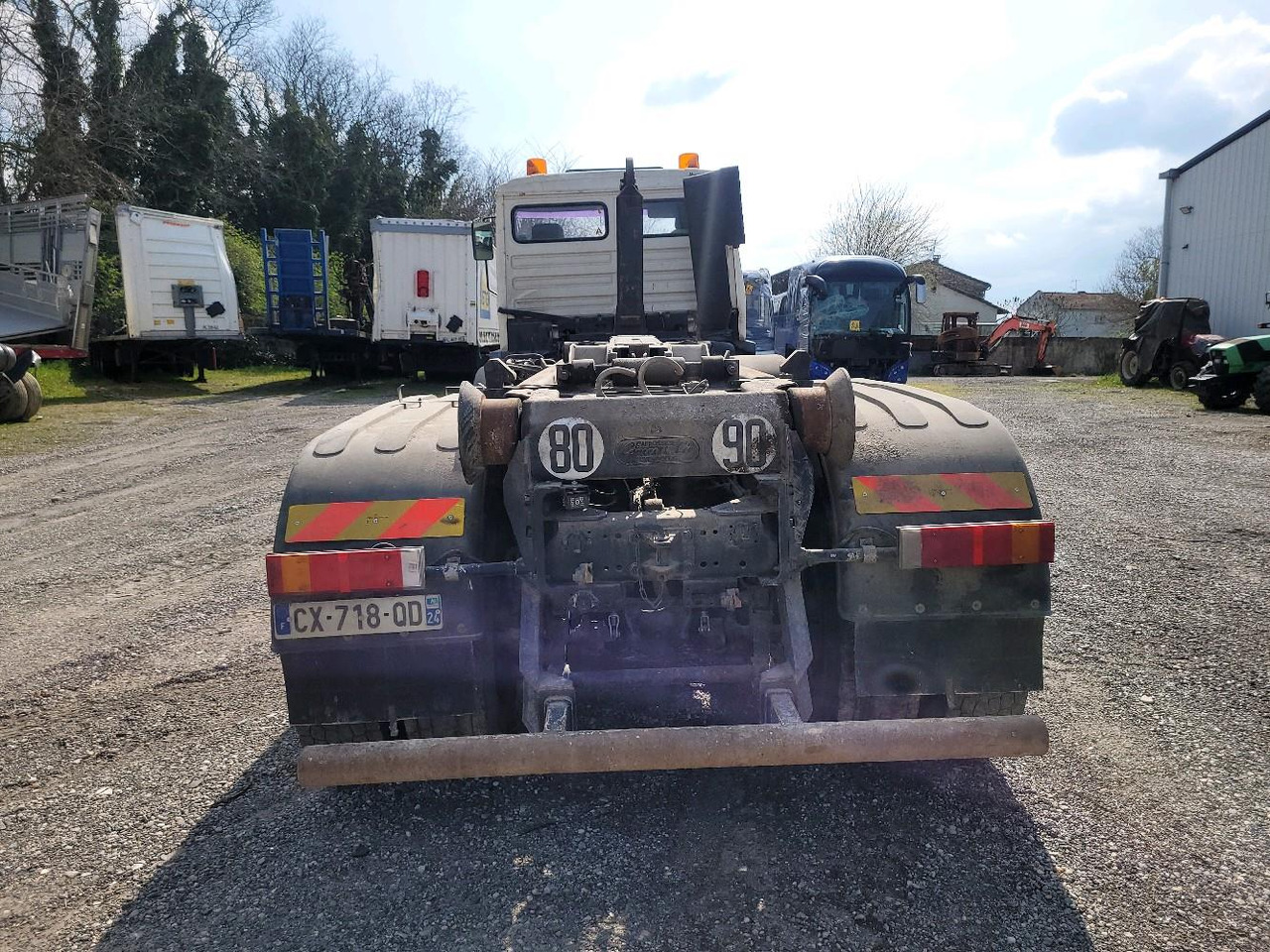 MN FE360A POLYBENNE 8X4 - Camion porte-conteneur/ Caisse mobile: photos 5 MN FE360A POLYBENNE 8X4 - Camion porte-conteneur/ Caisse mobile: photos 5