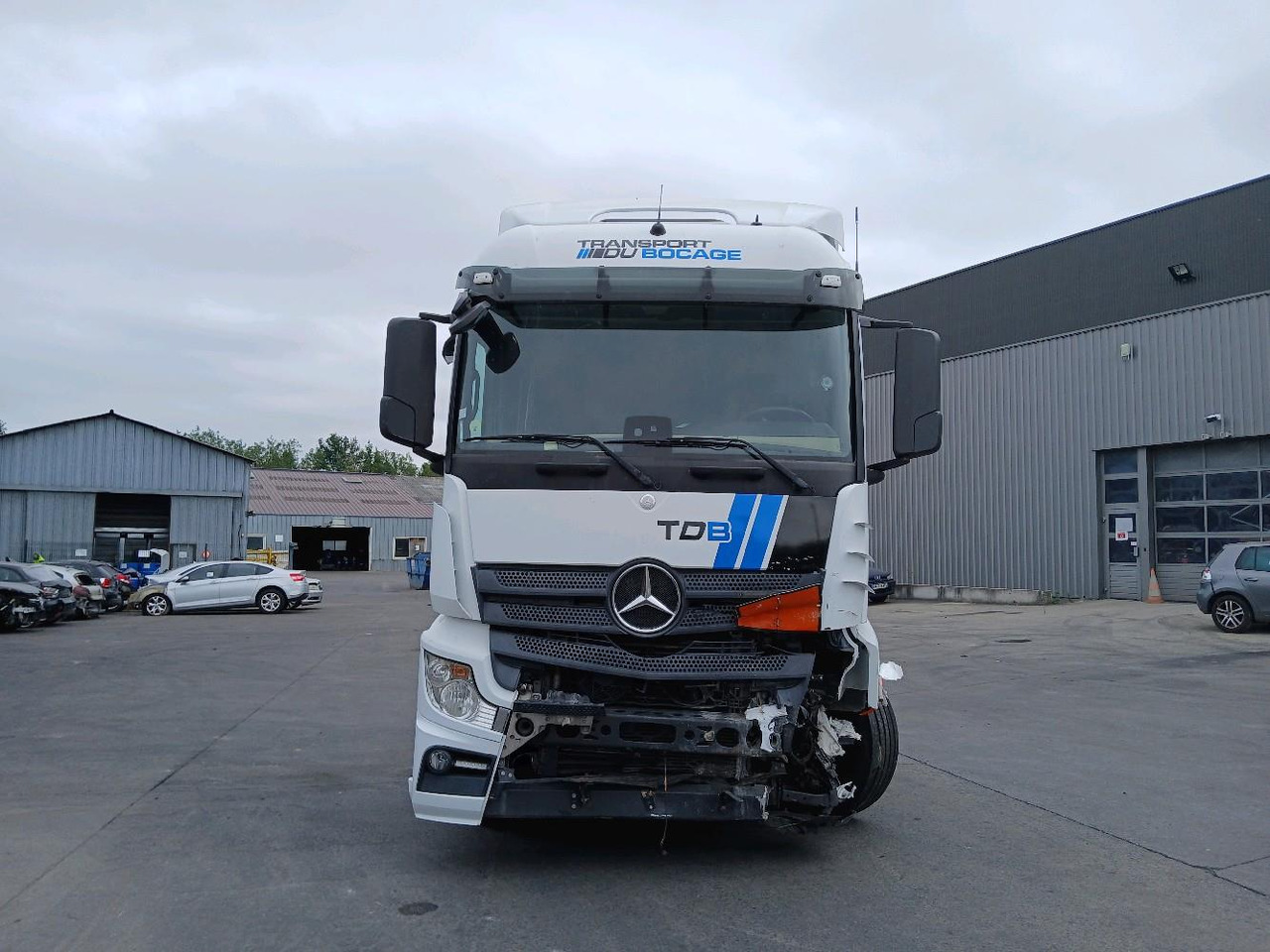 MERCEDES ACTROS 1845 LS 4*2 - Tracteur routier: photos 2 MERCEDES ACTROS 1845 LS 4*2 - Tracteur routier: photos 2