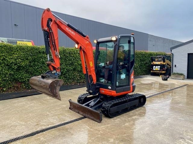 Kubota U 27-4 - Mini pelle: photos 2 Kubota U 27-4 - Mini pelle: photos 2