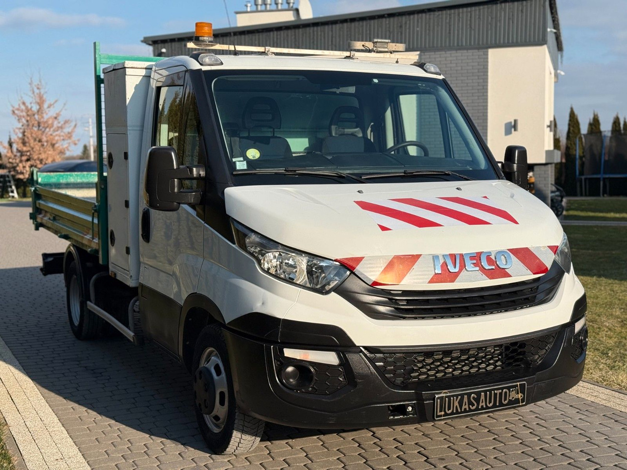 Iveco 35C16 TIPPER TOOL BOX - Utilitaire benne: photos 4 Iveco 35C16 TIPPER TOOL BOX - Utilitaire benne: photos 4