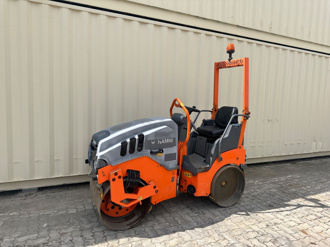 Hamm HD8VV / 2016 BJ / 817 H / 1.580 KG - Rouleau compresseur: photos 1 Hamm HD8VV / 2016 BJ / 817 H / 1.580 KG - Rouleau compresseur: photos 1
