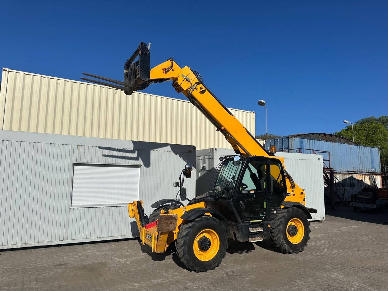 JCB 540-140 / 2017 BJ / 14M / 4 T / 3.584 Bh - Chariot télescopique: photos 1 JCB 540-140 / 2017 BJ / 14M / 4 T / 3.584 Bh - Chariot télescopique: photos 1