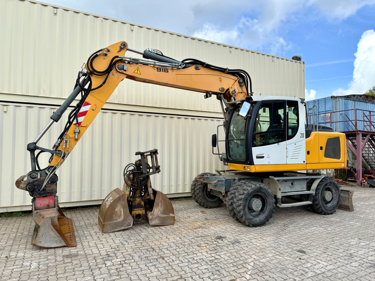 Liebherr A916 / Deutsche Maschine / Löffel + Greifer - Pelle sur pneus: photos 1 Liebherr A916 / Deutsche Maschine / Löffel + Greifer - Pelle sur pneus: photos 1
