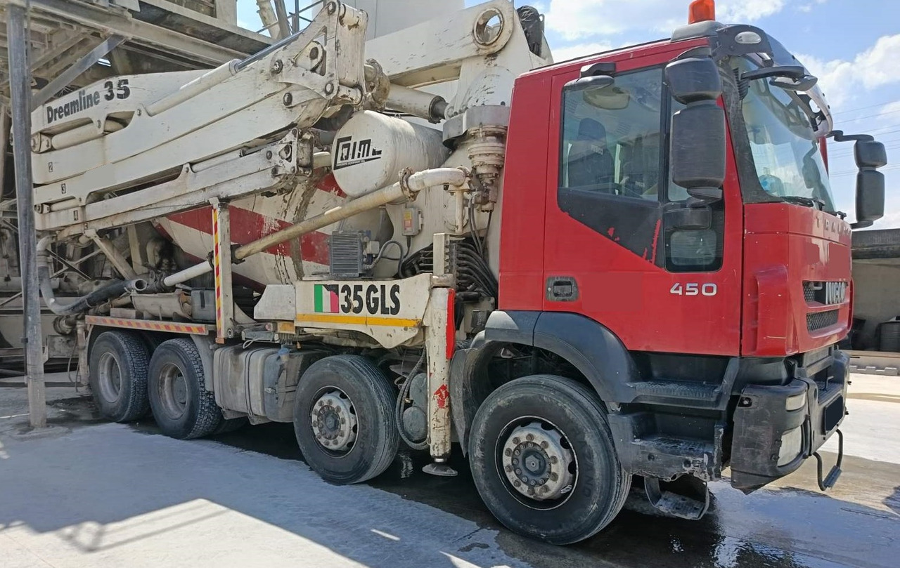 IVECO TRAKKER 450 COIME 35 - Camion pompe: photos 1 IVECO TRAKKER 450 COIME 35 - Camion pompe: photos 1