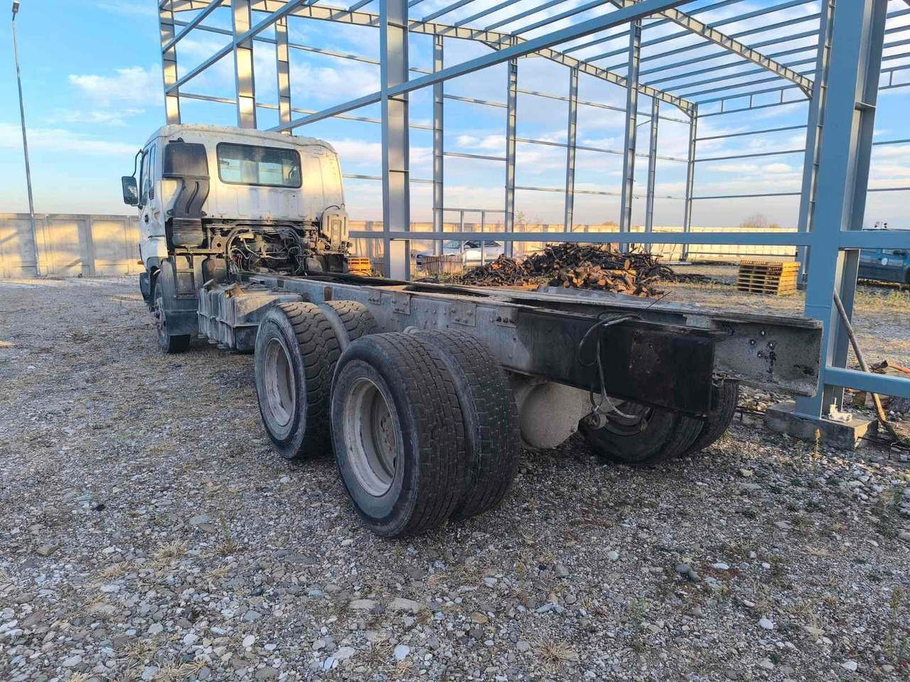 Isuzu 2.8 CXZ 81 - Châssis cabine: photos 4 Isuzu 2.8 CXZ 81 - Châssis cabine: photos 4