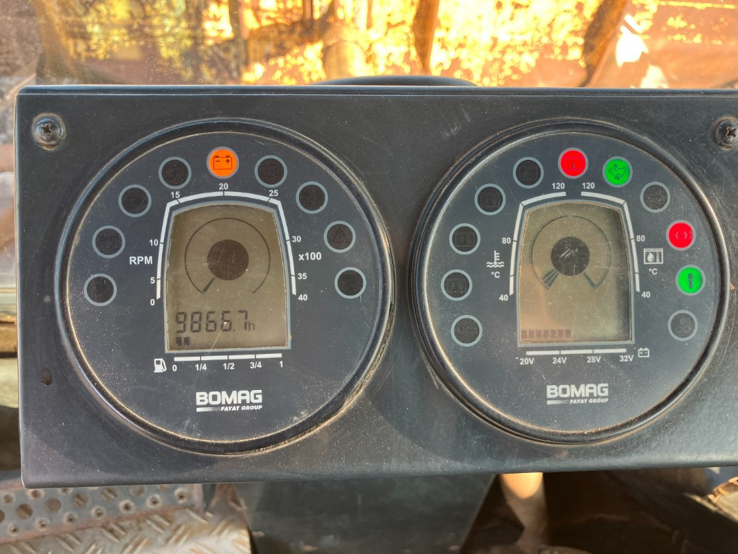 Compacteur à pieds de mouton/ Monocylindre BOMAG DE BC 772 RB-2  Stage IIIa/Tier 3: photos 9