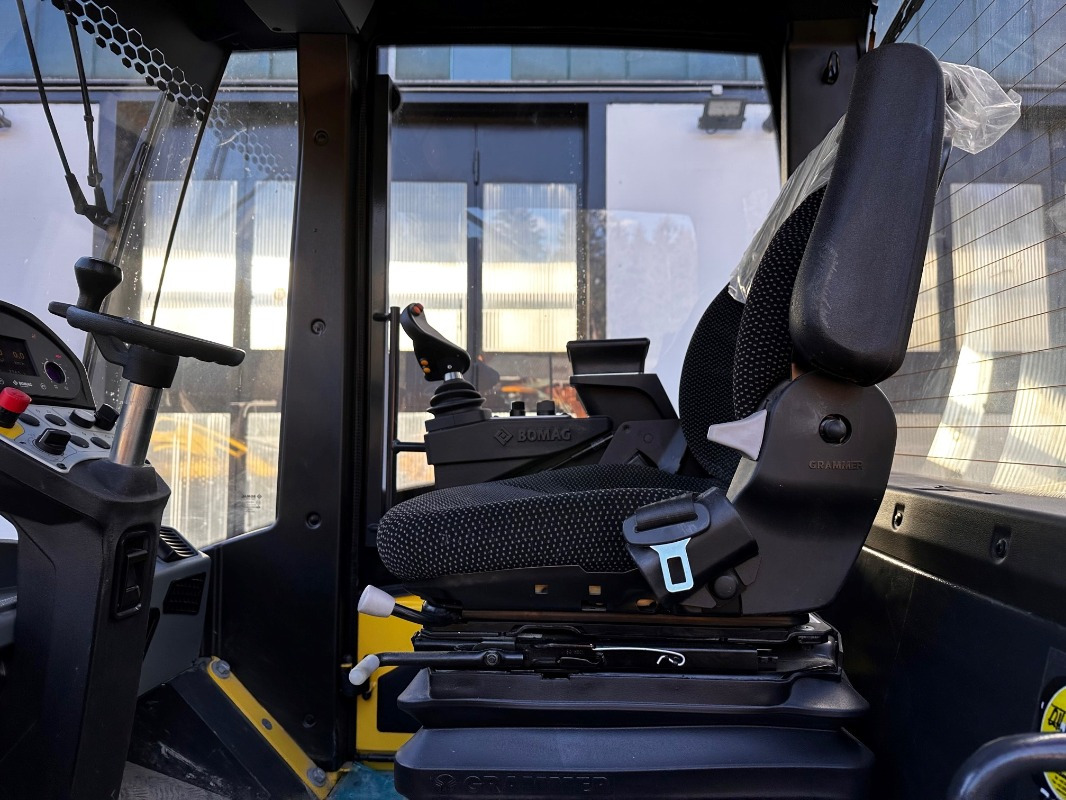 BOMAG DE BW 177 BVC-5 Stage V/Tier 4f - Compacteur à pieds de mouton/ Monocylindre: photos 5 BOMAG DE BW 177 BVC-5 Stage V/Tier 4f - Compacteur à pieds de mouton/ Monocylindre: photos 5
