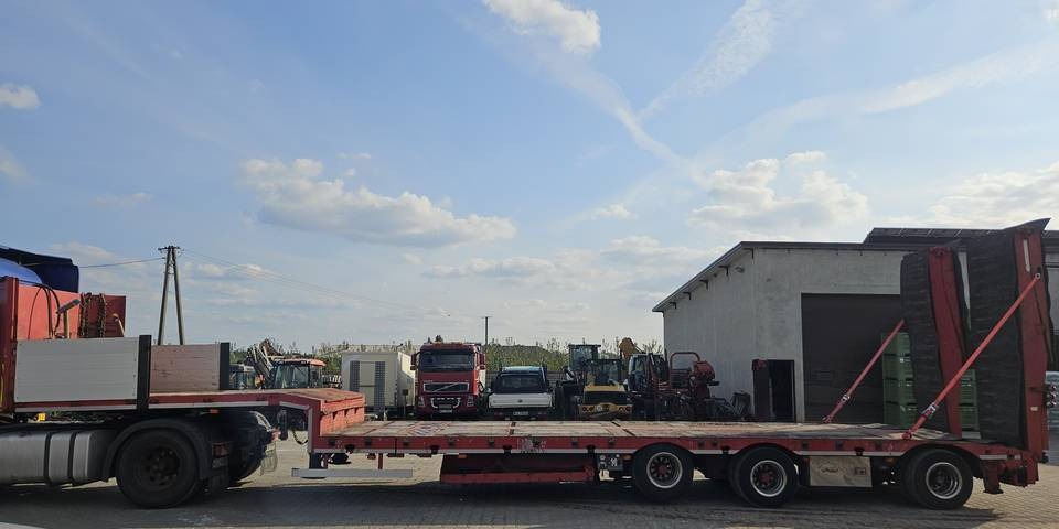 Naczepa niskopodwozie Bodex KIS3J DMC 47 ton - Semi-remorque surbaissé: photos 4 Naczepa niskopodwozie Bodex KIS3J DMC 47 ton - Semi-remorque surbaissé: photos 4
