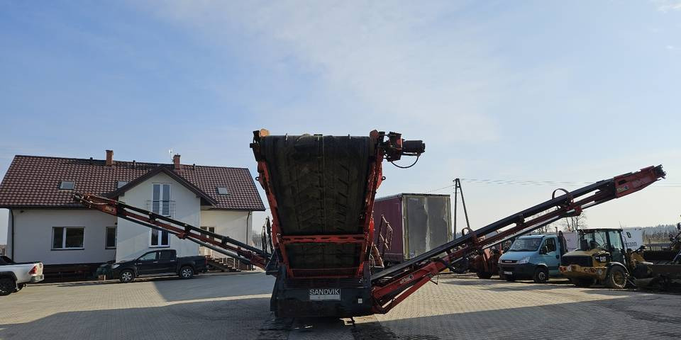 Przesiewacz mobilny Sandvik QE241 tylko 2980 h - Crible: photos 4 Przesiewacz mobilny Sandvik QE241 tylko 2980 h - Crible: photos 4