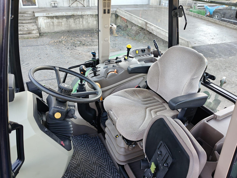Tracteur agricole John Deere 5100M: photos 10 Tracteur agricole John Deere 5100M: photos 10