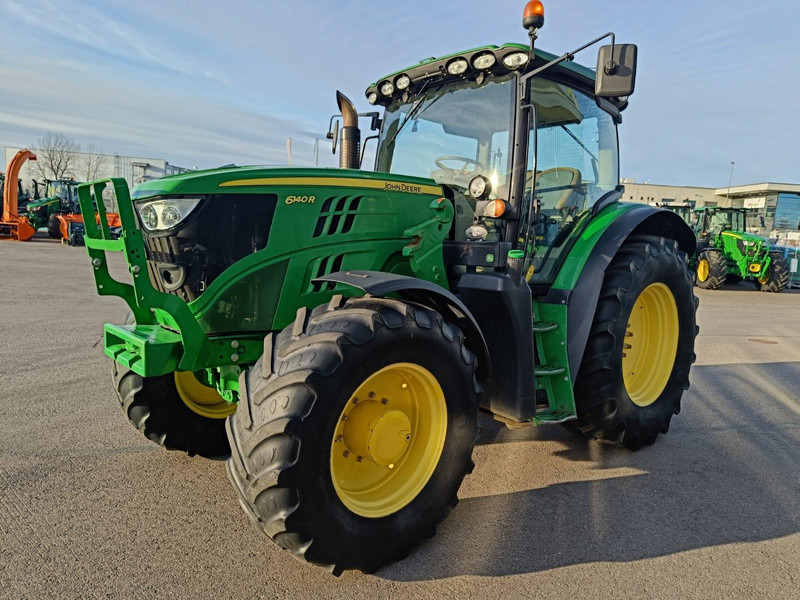 John Deere 6140R - Tracteur agricole: photos 3 John Deere 6140R - Tracteur agricole: photos 3