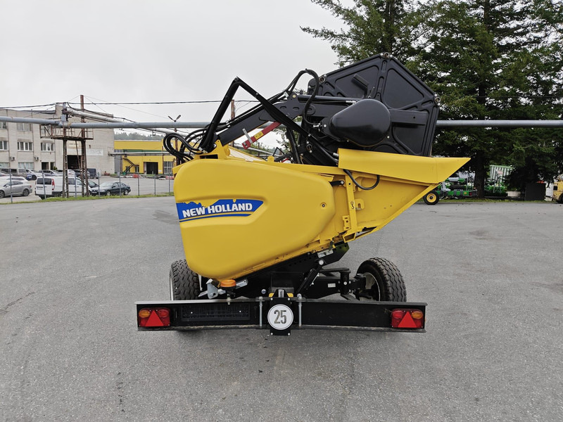 Moissonneuse-batteuse New Holland CX 8.90: photos 12