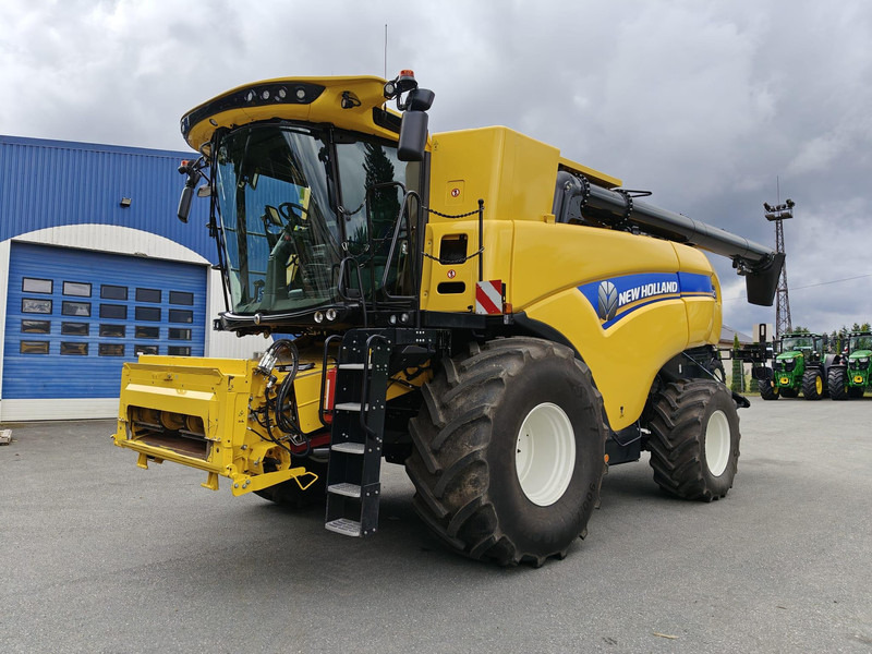 Moissonneuse-batteuse New Holland CX 8.90: photos 7