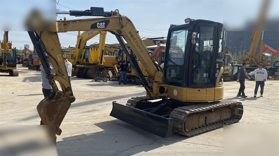 CATERPILLAR 304C - Mini pelle: photos 2 CATERPILLAR 304C - Mini pelle: photos 2