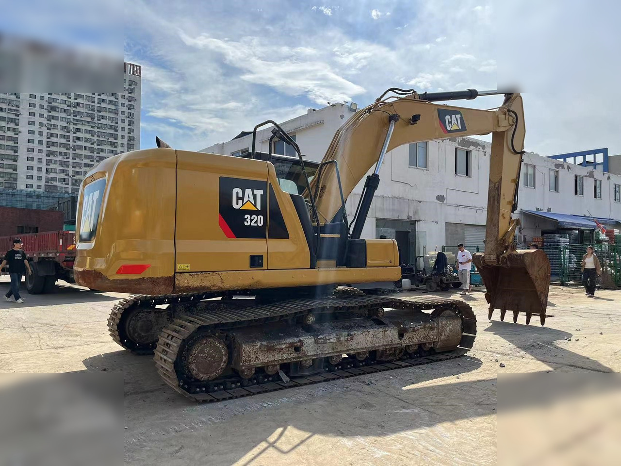 CATERPILLAR 320 - Pelle sur chenille: photos 4 CATERPILLAR 320 - Pelle sur chenille: photos 4