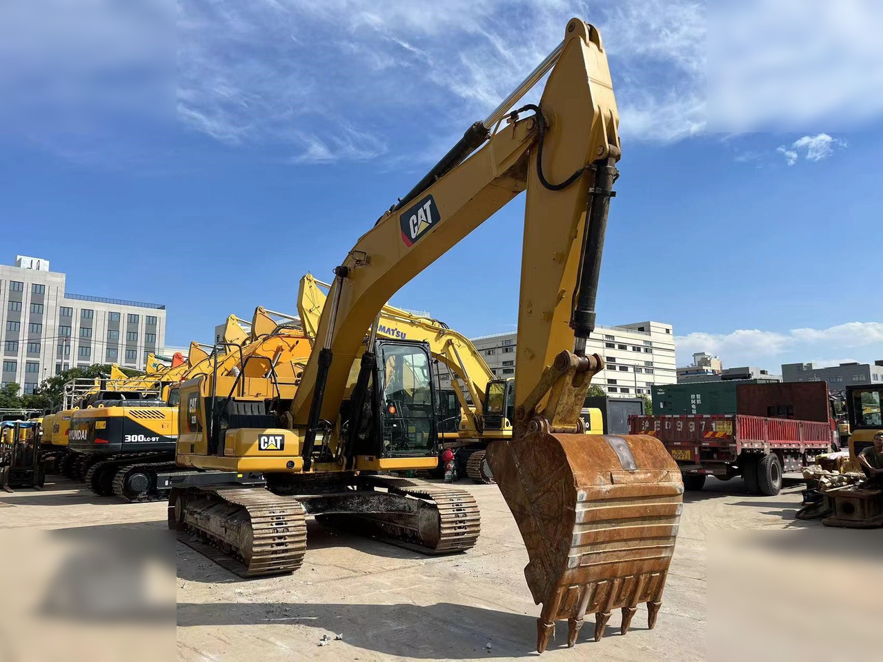 CATERPILLAR 320 - Pelle sur chenille: photos 5 CATERPILLAR 320 - Pelle sur chenille: photos 5