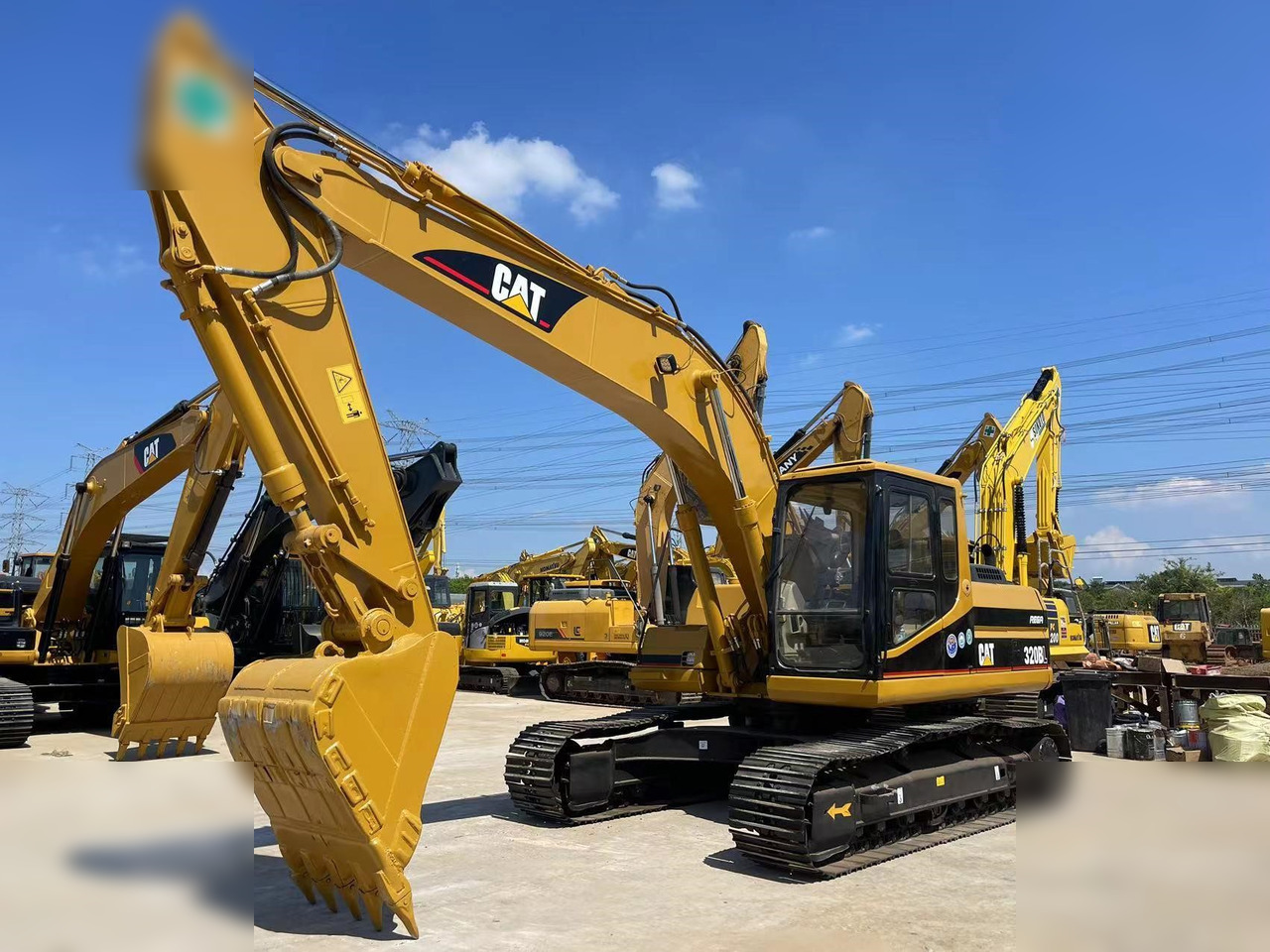 CATERPILLAR 320BL - Pelle sur chenille: photos 3 CATERPILLAR 320BL - Pelle sur chenille: photos 3