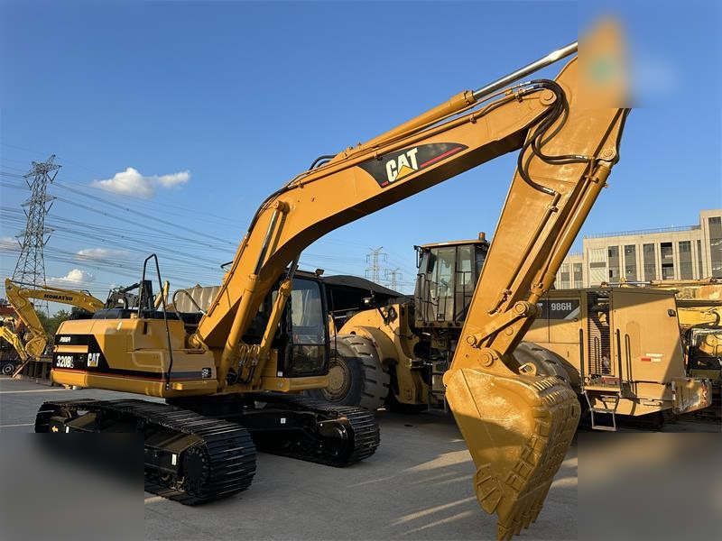 CATERPILLAR 320BL - Pelle sur chenille: photos 4 CATERPILLAR 320BL - Pelle sur chenille: photos 4