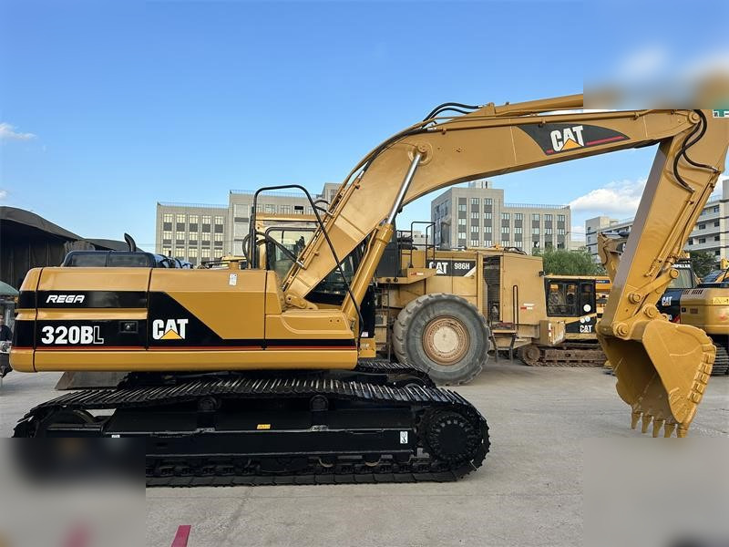 CATERPILLAR 320BL - Pelle sur chenille: photos 2 CATERPILLAR 320BL - Pelle sur chenille: photos 2