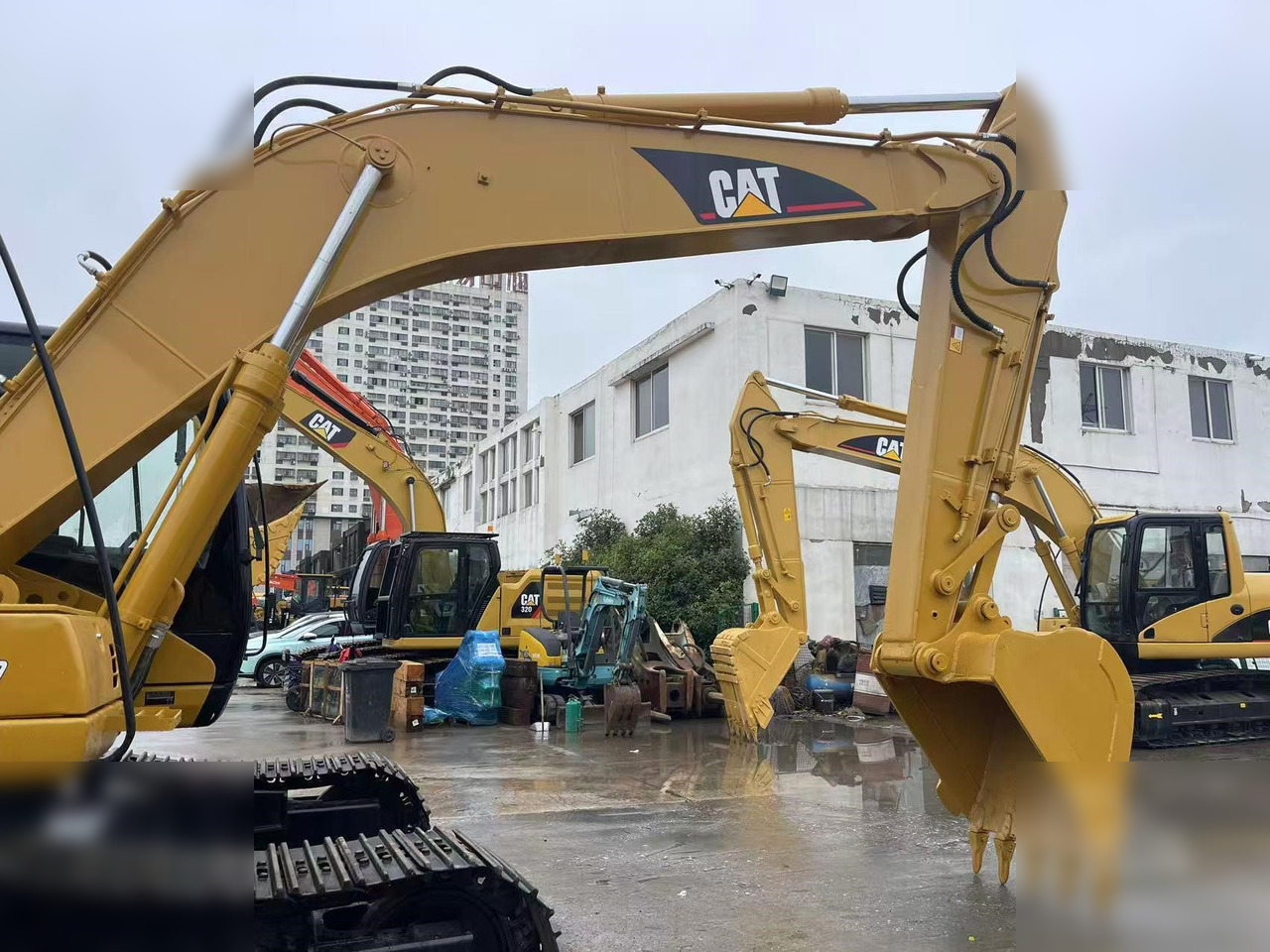 CATERPILLAR 320CL - Pelle sur chenille: photos 5 CATERPILLAR 320CL - Pelle sur chenille: photos 5