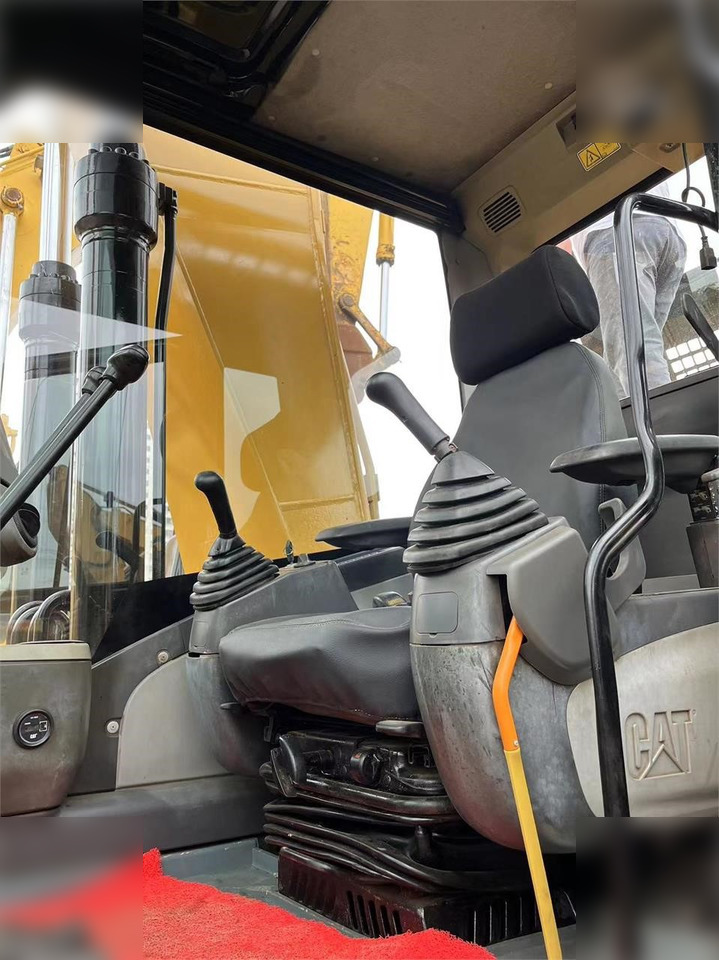 CATERPILLAR 320D - Pelle sur chenille: photos 5 CATERPILLAR 320D - Pelle sur chenille: photos 5