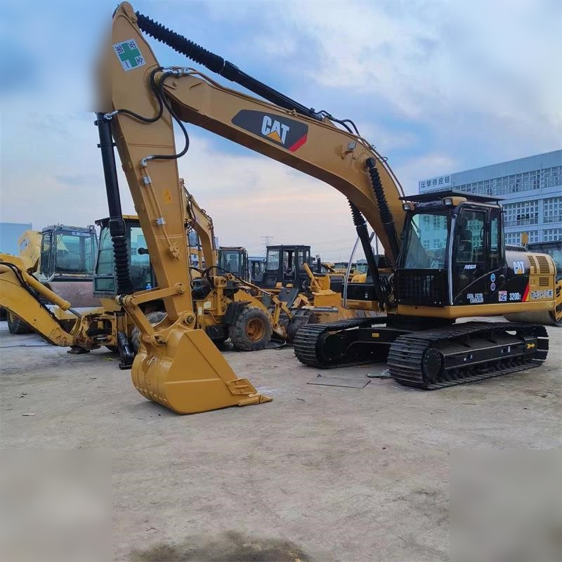 CATERPILLAR 320D2 - Pelle sur chenille: photos 4 CATERPILLAR 320D2 - Pelle sur chenille: photos 4