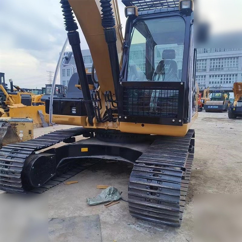 CATERPILLAR 320D2 - Pelle sur chenille: photos 5 CATERPILLAR 320D2 - Pelle sur chenille: photos 5