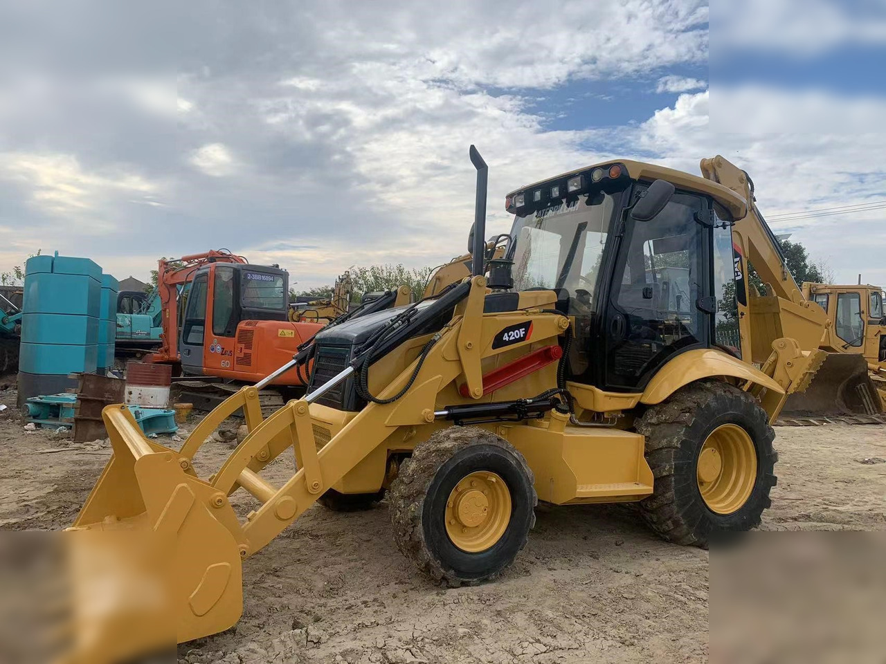 CATERPILLAR 420F - Tractopelle: photos 3 CATERPILLAR 420F - Tractopelle: photos 3