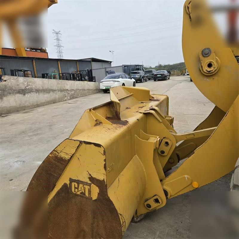 Chargeuse sur pneus CATERPILLAR 924K: photos 8
