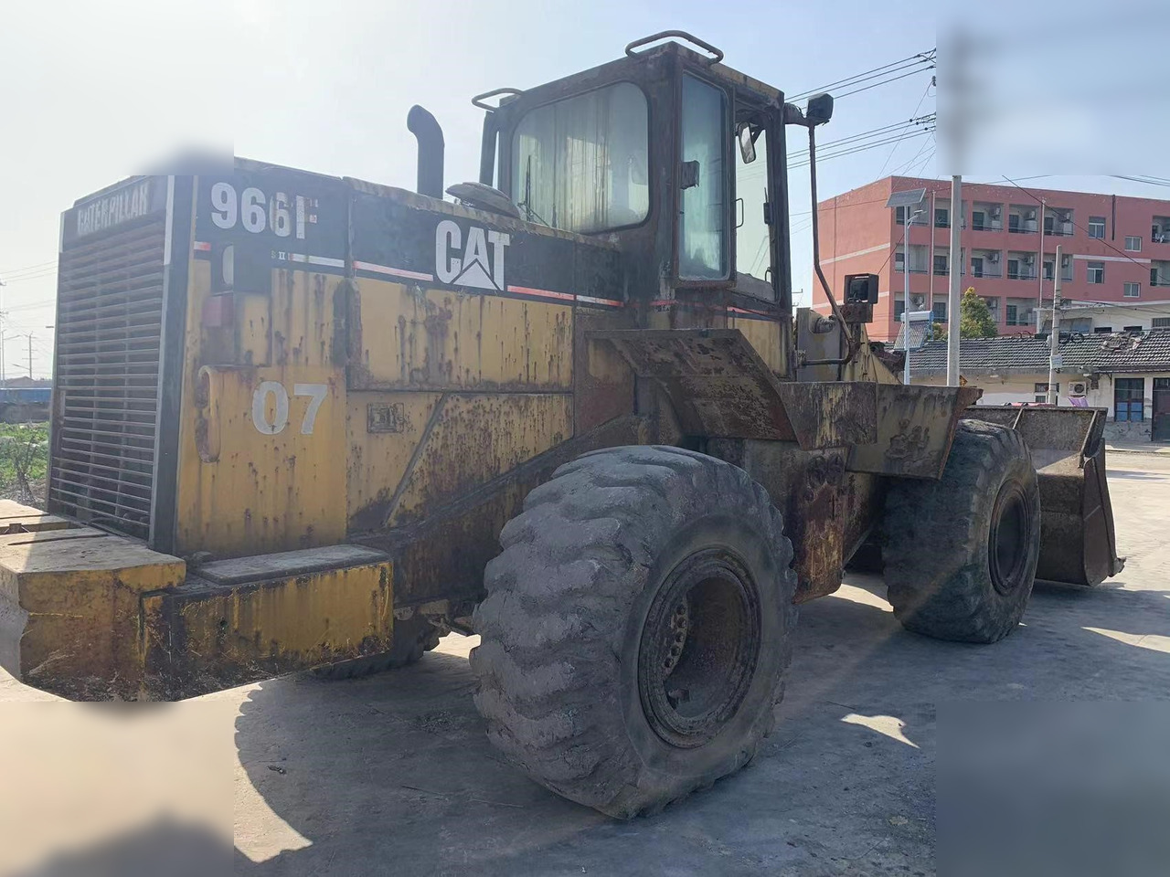 CATERPILLAR 966F - Chargeuse sur pneus: photos 5 CATERPILLAR 966F - Chargeuse sur pneus: photos 5