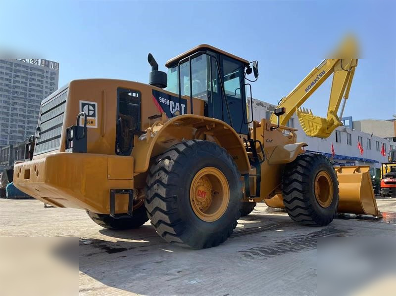 CATERPILLAR 966H - Chargeuse sur pneus: photos 3 CATERPILLAR 966H - Chargeuse sur pneus: photos 3