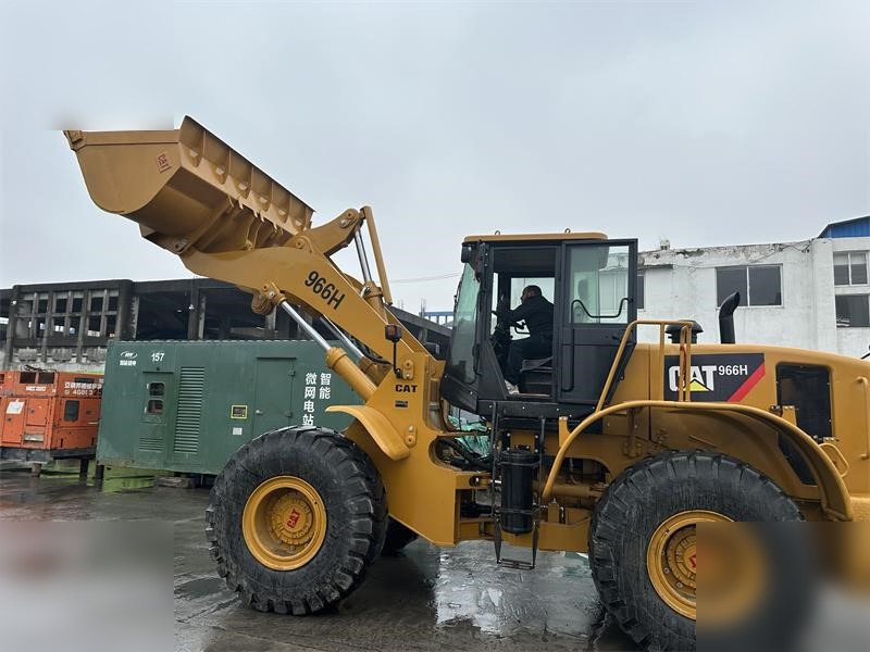 CATERPILLAR 966H - Chargeuse sur pneus: photos 3 CATERPILLAR 966H - Chargeuse sur pneus: photos 3