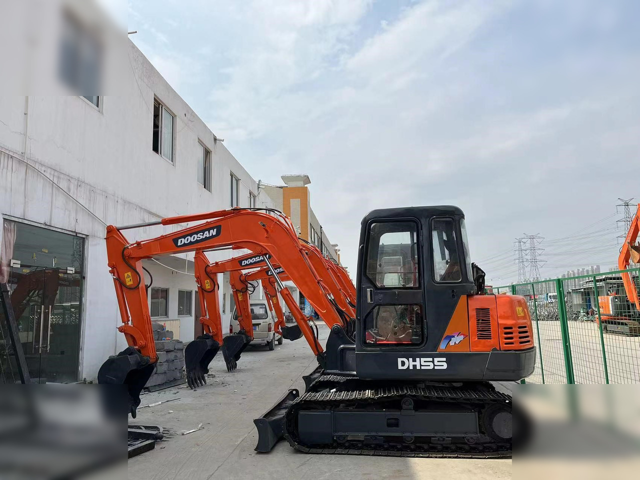 DOOSAN DH55 - Mini pelle: photos 2 DOOSAN DH55 - Mini pelle: photos 2