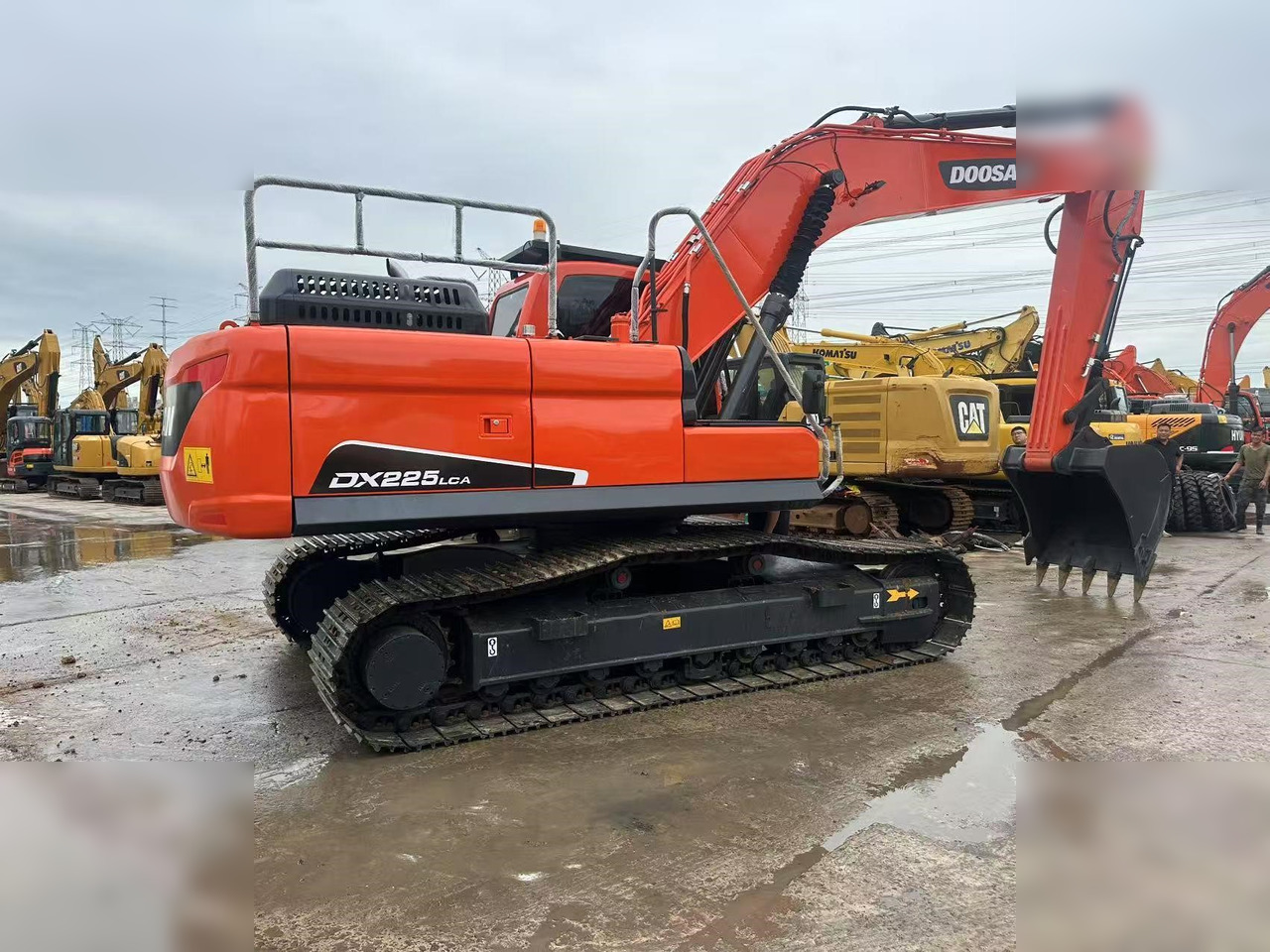 DOOSAN DX225 LCA - Pelle sur chenille: photos 1 DOOSAN DX225 LCA - Pelle sur chenille: photos 1