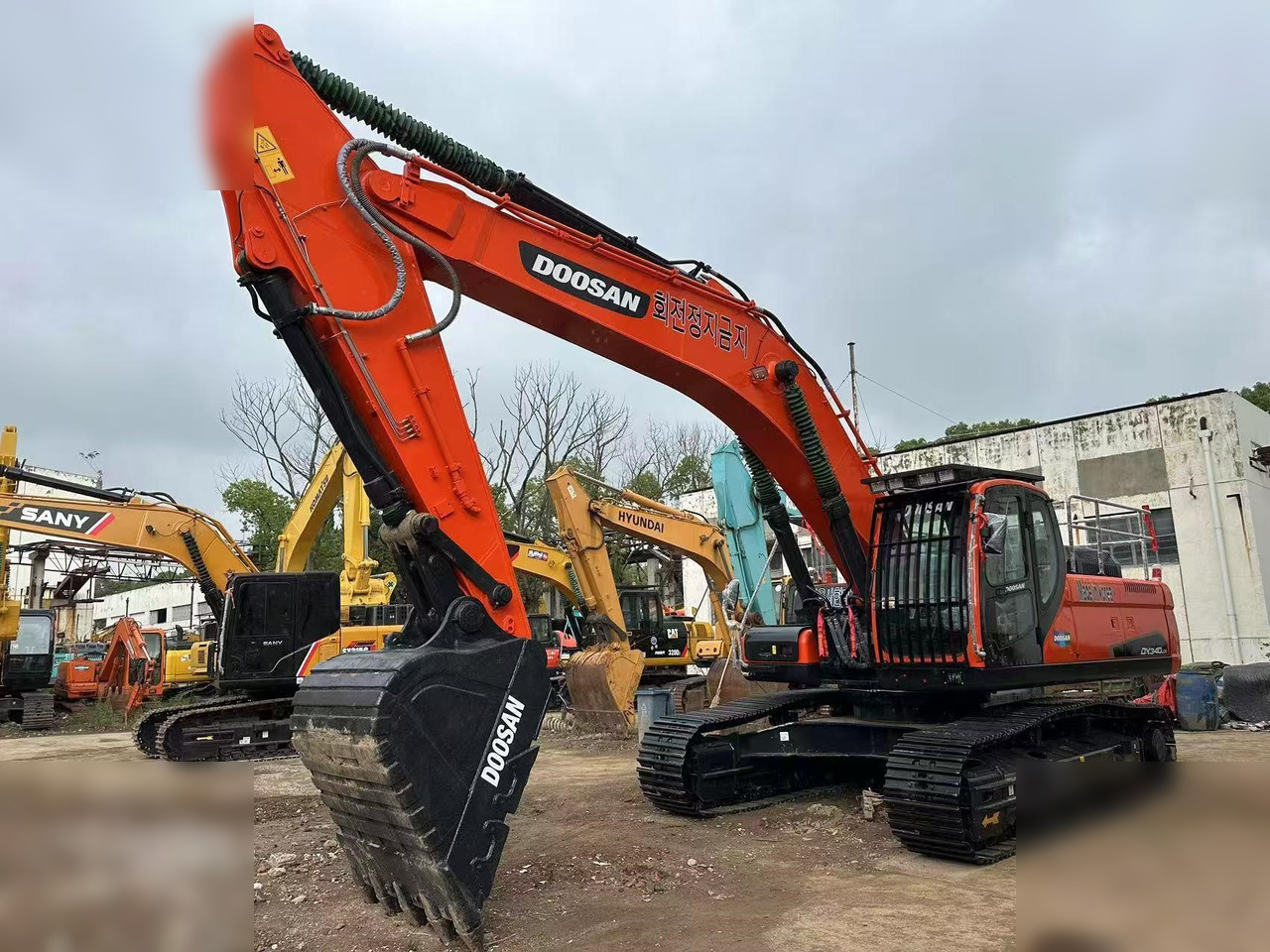 DOOSAN DX340 LCA - Pelle sur chenille: photos 2 DOOSAN DX340 LCA - Pelle sur chenille: photos 2