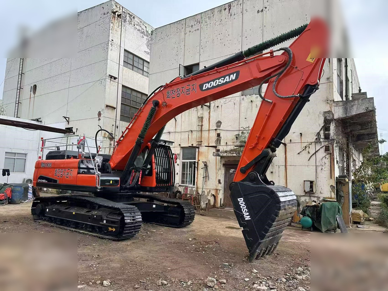 DOOSAN DX340 LCA - Pelle sur chenille: photos 3 DOOSAN DX340 LCA - Pelle sur chenille: photos 3