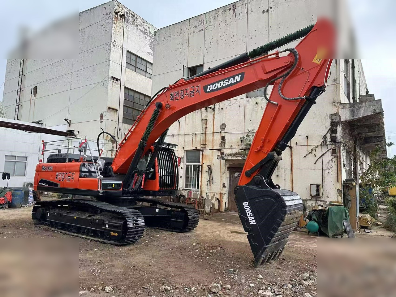 DOOSAN DX340 LCA - Pelle sur chenille: photos 3 DOOSAN DX340 LCA - Pelle sur chenille: photos 3