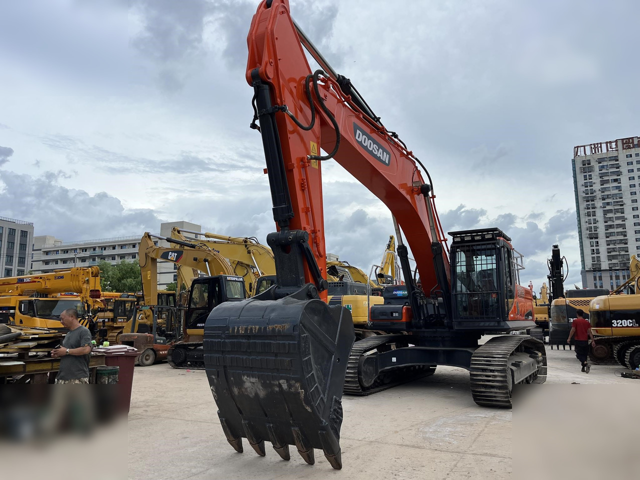 DOOSAN DX340 LCA - Pelle sur chenille: photos 1 DOOSAN DX340 LCA - Pelle sur chenille: photos 1