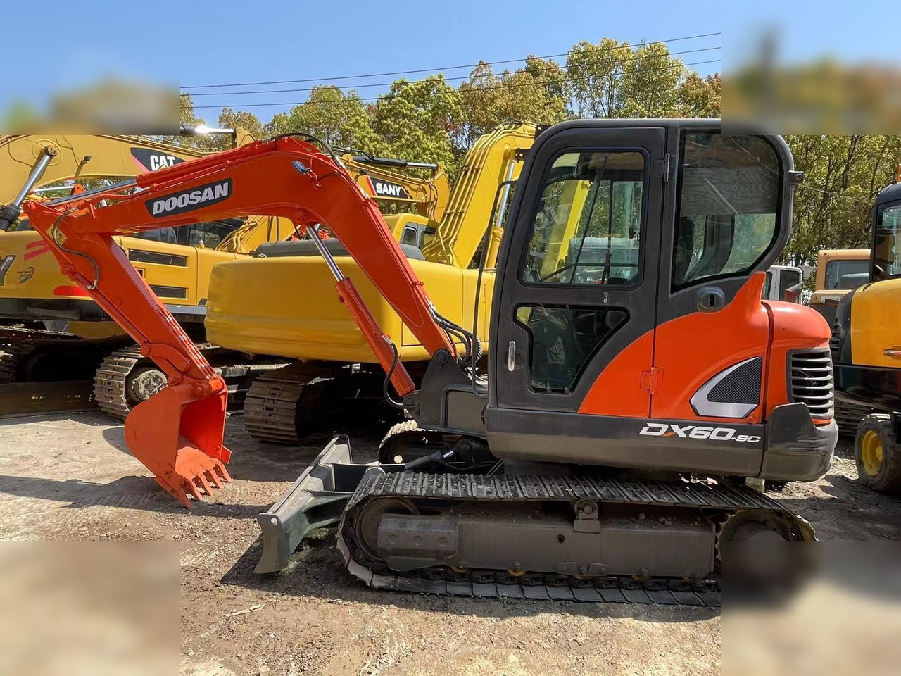 DOOSAN DX60-9C - Pelle sur chenille: photos 1 DOOSAN DX60-9C - Pelle sur chenille: photos 1