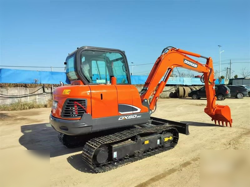 DOOSAN DX60-9C - Pelle sur chenille: photos 2 DOOSAN DX60-9C - Pelle sur chenille: photos 2